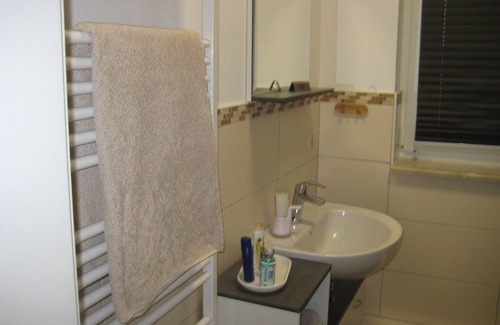 Neverin Apartment | Vacation room (4) Distance to the A20 8 minutes, to Neubrandenburg 10 minutes