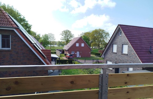 Tannenhausen House | Vacation semi-detached house Tannenhuuske at the bathing lake Aurich-Tannenhausen East Frisia