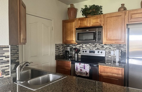Foothills Condo | Vacation Spot! Poolside, Championship Golf in Ahwatukee