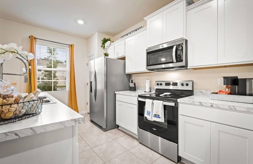 Baymeadows House | Vacation State of Mind