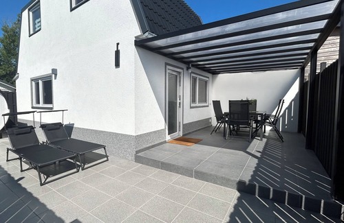 Dirkshorn House | Vacation villa just 10 minutes from the beach