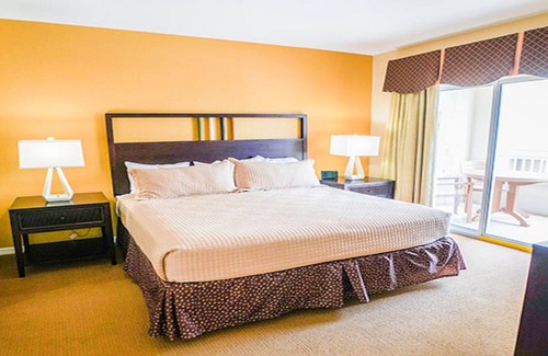 Celebration Villa | Vacation Village at Parkway, Spacious 1 bedroom!