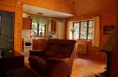 Sexdrega Ski Chalet | Vacation with boat on the lake and internet