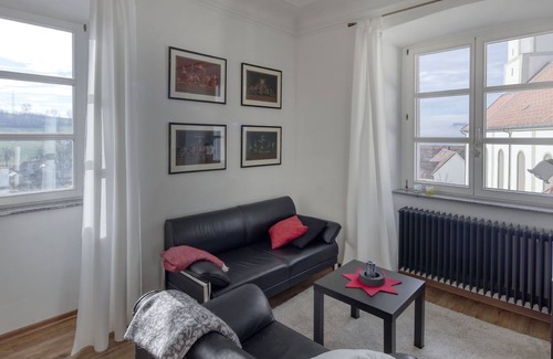 Stuehlingen Apartment | Vacations in a historic cultural monument