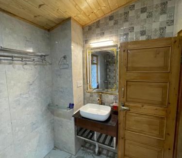 Patnitop Bed & Breakfast | Vacay Datcha