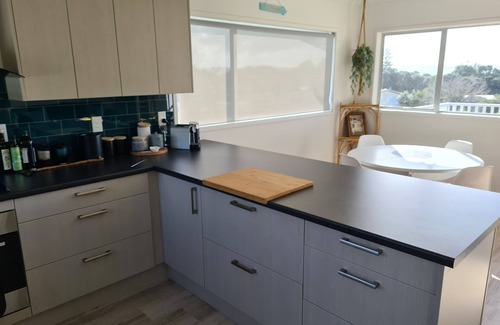 Hahei Apartment | Vacay Hahei - 1 Bed Elevated Apartment a short walk to the beach