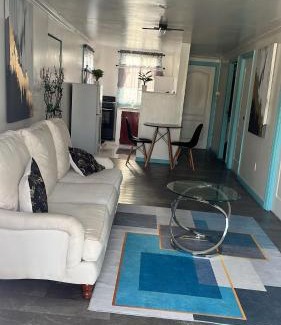 Bowling Alley Hill House | Vacazure