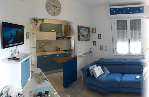 Vada House | VADA (LI) MODERN TERRACTORY RENOVATED WITH GARDEN 300 METERS FROM THE SEA