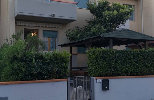 Vada House | VADA (LI) MODERN TERRACTORY RENOVATED WITH GARDEN 300 METERS FROM THE SEA