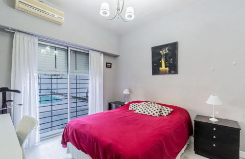 Comuna 11 House | Vaer House: Experiencia con Jacuzzi y Quincho