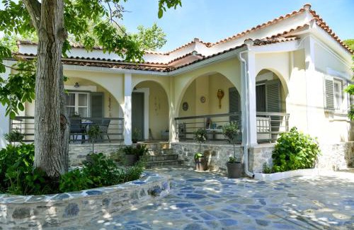 Agia Paraskevi House | Vague Summer House