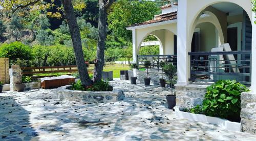 Agia Paraskevi House | Vague Summer House