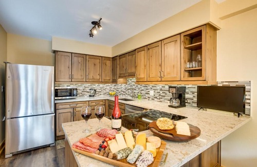Intermountain Apartment | Vail Condo about 4 Mi to Vail Mountain Resort!