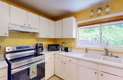 Intermountain Condo | Vail Mountain Condo w/Hot Tub - 10 Minutes to Vail Ski Resort