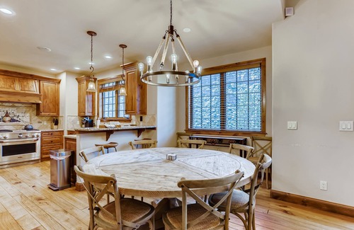 Intermountain House | Vail Valley Views, Hot Tub & Parking Included!