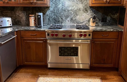 Vail Condo | Vail Village Luxury Condo-Private Hot Tub, Mountain Views and Walk to Lifts!