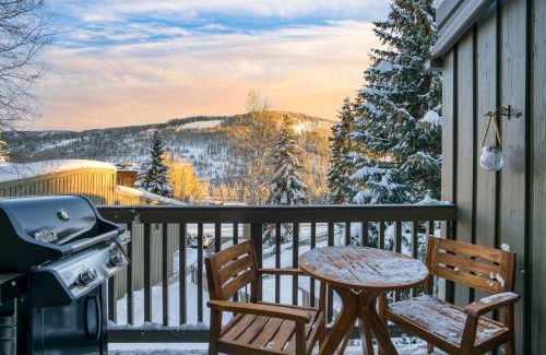 Vail House | Vail Vista Mountain Retreat w Balcony Views Near Vail Ski Village