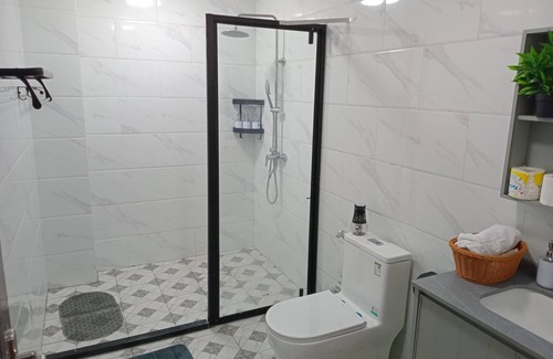 Downtown Apia Apartment | Vailoa 2bdrm,Kitch, washer/dryer, AC,WiFi, 5min to Apia town, sleeps 2 to 7pple