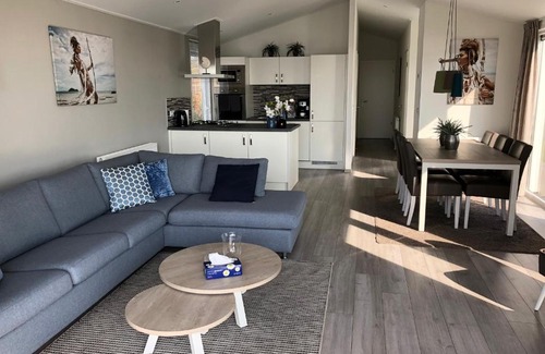 Bovenkarspel Ski Chalet | Vakantie Chalet Markermeer *****