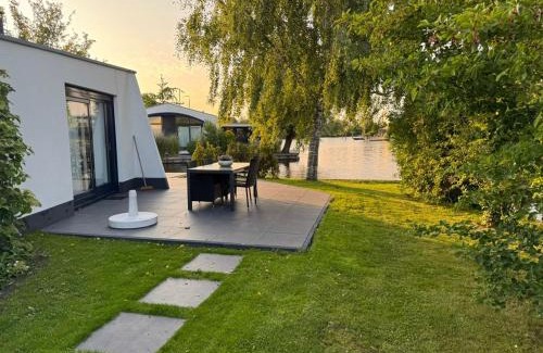 Lemmer House | Vakantiehuis Lemmer aan het water