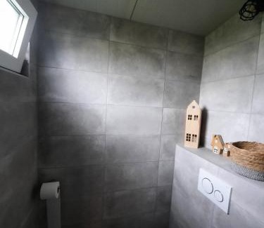 Poppenwier Hotel | Vakantiehuisjes Marsherne