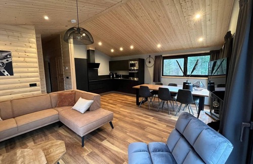 Ruinen Ski Chalet | Vakantiepark De Wiltzangh - Hackfort Hottub 6