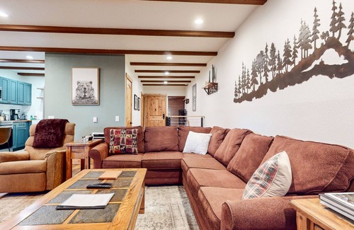 Mammoth Lakes Condo | Val DIsere 32 Pet-Friendly, Walk To The Village, Private Washer Dryer, Spacious Floorplan by RedAwning