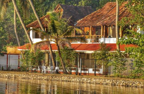 Kuzhuppilly Villa | Vala House - Full Villa