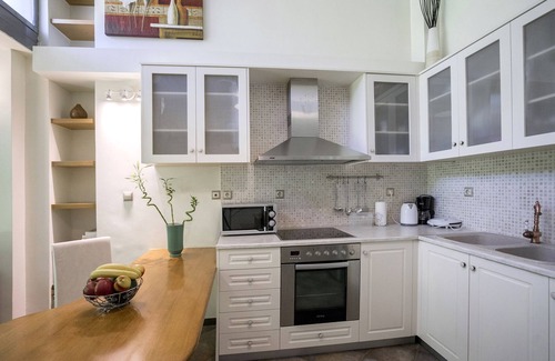 Agia Paraskevi Apartment | Valashouse