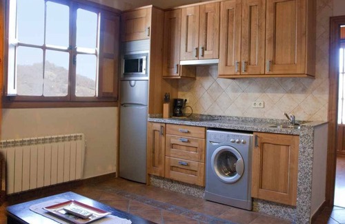 Vigidel Apartment | Valdecarzana Apartments. Braña La Viciella Senda del Oso, 3 km from San Martin.