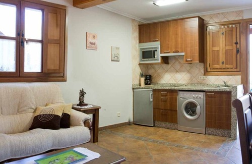 Vigidel Apartment | Valdecarzana Apartments. Braña El Tronco Senda del Oso, 3 km from San Martin.