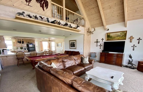 Madera County House | Valdez Ranch House on 40 Acres near Yosemite Park