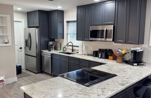 Valdosta House | Valdosta Gem: Classic Design with Modern Comfort