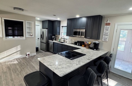 Valdosta House | Valdosta Gem: Classic Design with Modern Comfort