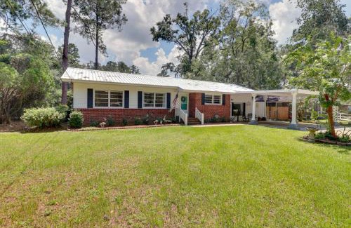 Valdosta House | Valdosta Home Bar, BBQ, Fire Pit and More!