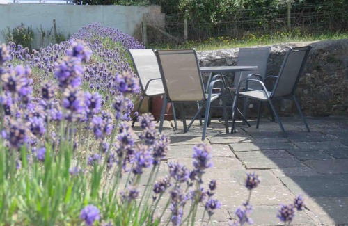Llancarfan Cottage | Vale of Glamorgan - Cottage - Sleeps 4 - Parking