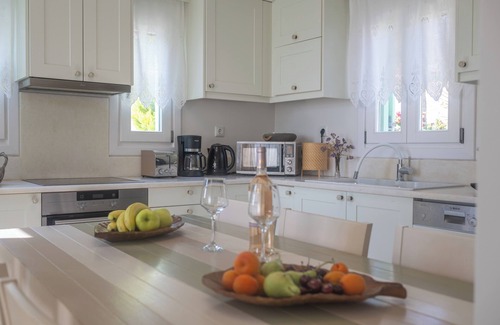 Stelida Villa | Valea 4 Bedroom Sea View Villa in Naxos