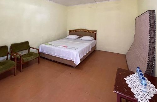 Parapat Hotel | Valencia Homestay Redpartner
