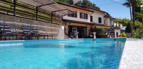Brda House | Valentina Guest House at Pintar Wine Estate