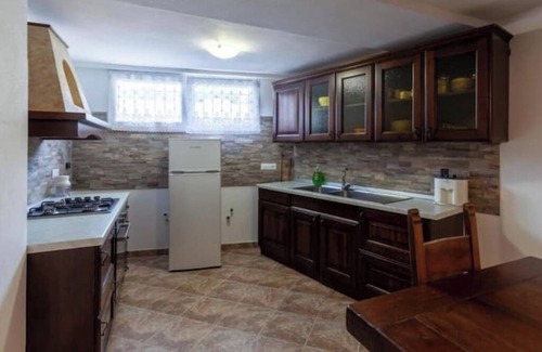 Ortonovo Apartment | Valentinà house complete house near the sea