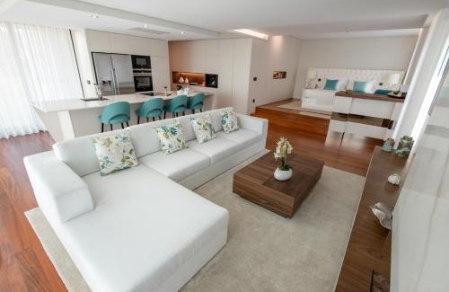 Creixomil Apartment | Valentina Residence by GuimaGold