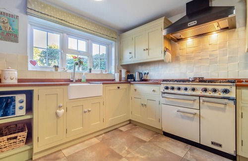 Saxmundham House | Valentine Cottage - Two Bedroom House, Sleeps 4