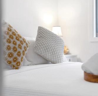 Tumbi Umbi House | Valerie's Serene Laneway Retreat