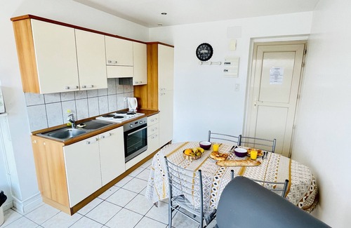 Forges-les-Bains Apartment | Valery : Apartment at 300 meters from the thermal baths (Public and unlimited parking)