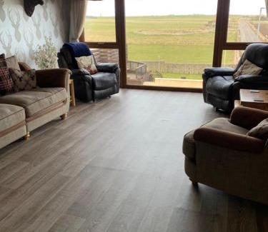 Keiss House | Valhalla Brae, 3 Bed House on NC500 with Beautiful Castle and Sea Views