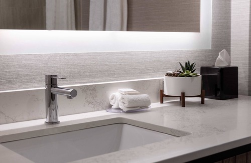 Thunder Bay Hotel | Valhalla Hotel & Conference Centre