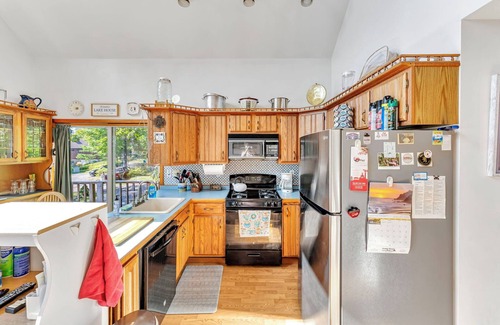 Cooperstown - Otsego Lake House | Valhalla on Otsego Lake, Kayaks, Pedal Boat, Fish
