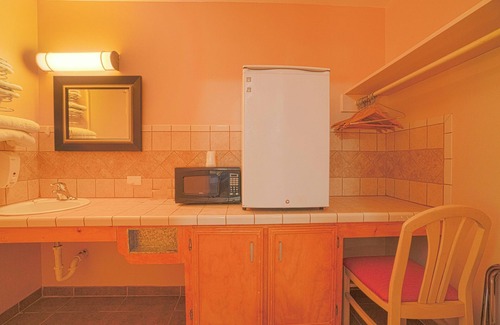 Weslaco Hotel | Vali Ho Motel By OYO Weslaco Mercedes
