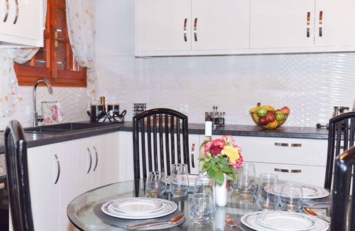 Valira Apartment | Valira Garden Retreat Near Ancient Messene