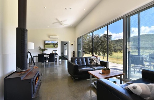 Cessnock City Council Villa | Valle Laguna